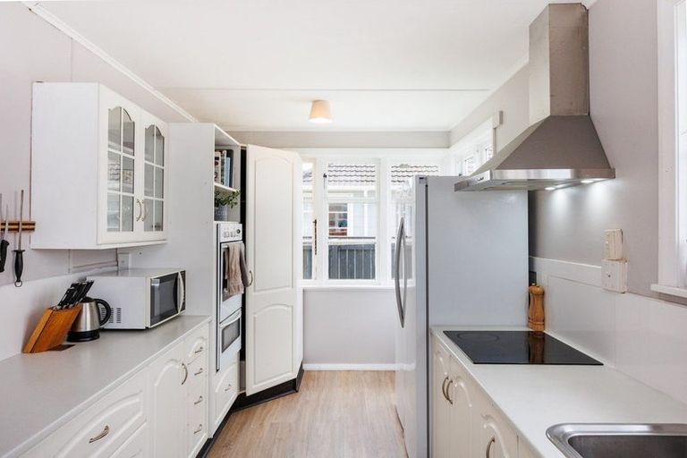 Photo of property in 918 Tremaine Avenue, Roslyn, Palmerston North, 4414