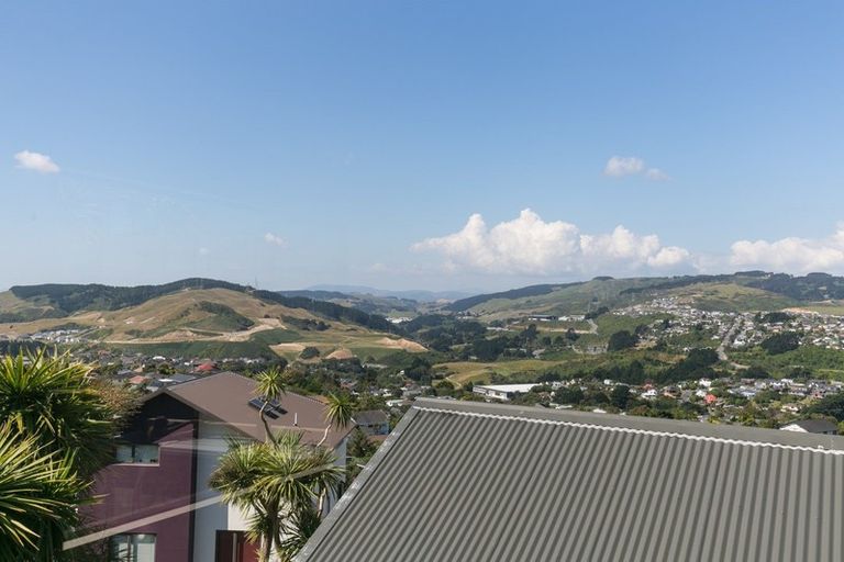 Photo of property in 8 Atamira Close, Churton Park, Wellington, 6037