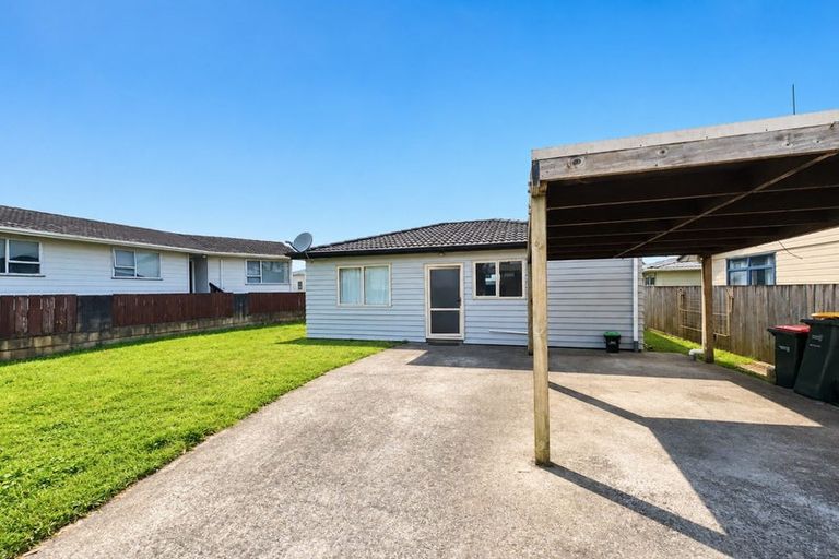 Photo of property in 1 Gambare Place, Wattle Downs, Auckland, 2103