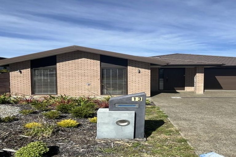 Photo of property in 13 Opaoa Way, Aotea, Porirua, 5024