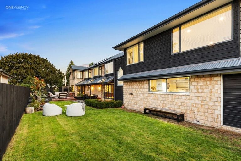 Photo of property in 8 Cunneen Place, Aidanfield, Christchurch, 8025