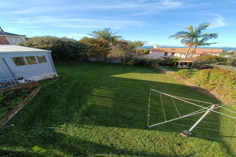 Photo of property in 1/57 Deep Creek Road, Waiake, Auckland, 0630