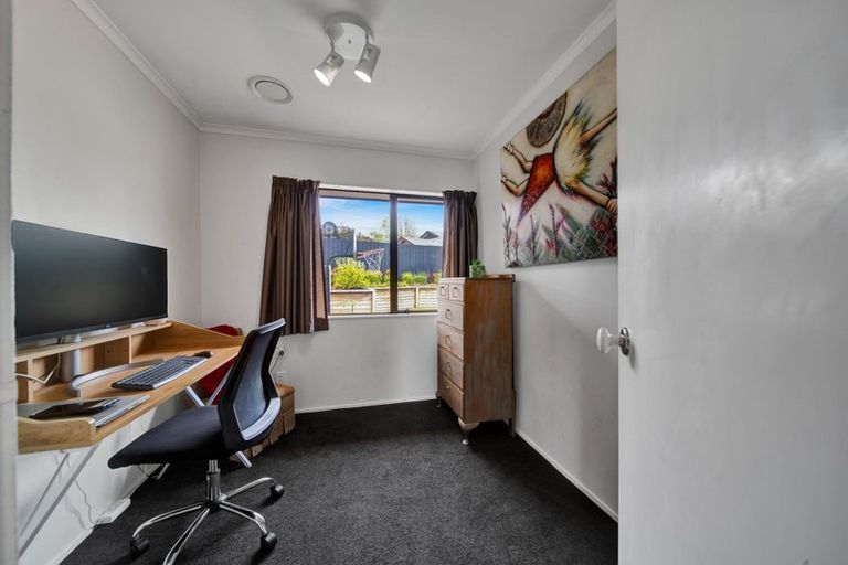 Photo of property in 6 Ashmore Drive, Frankleigh Park, New Plymouth, 4310