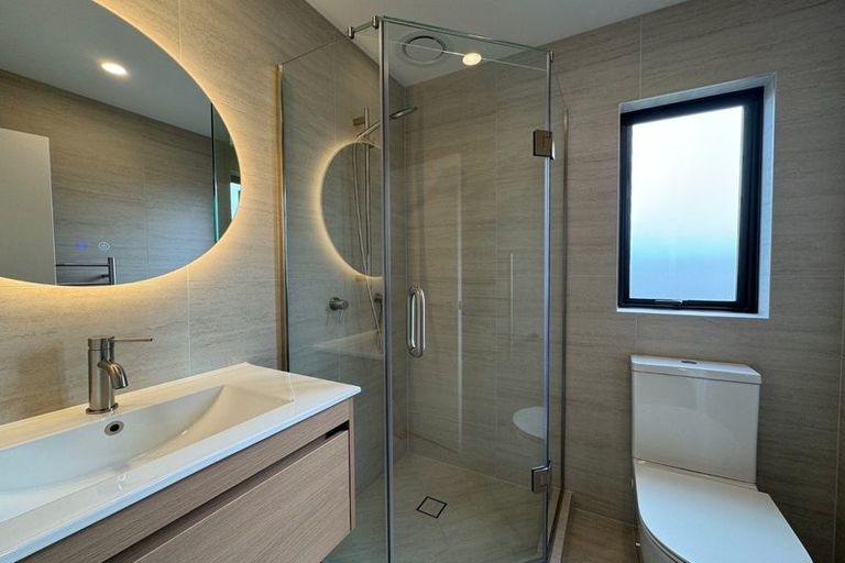 Photo of property in 2/13 Thomas Road, Mangere, Auckland, 2022