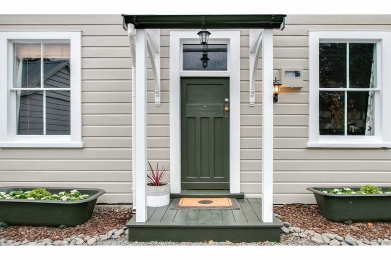 Photo of property in 85 Milton Road, Bluff Hill, Napier, 4110