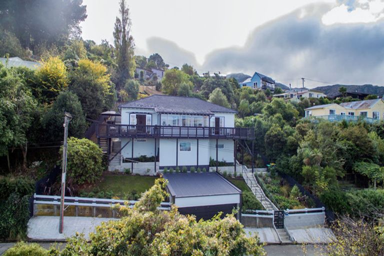 Photo of property in 6 Dudley Road, Lyttelton, 8082