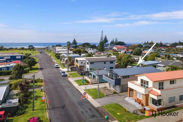 Photo of property in 15 Brighton Road, Waihi Beach, 3611