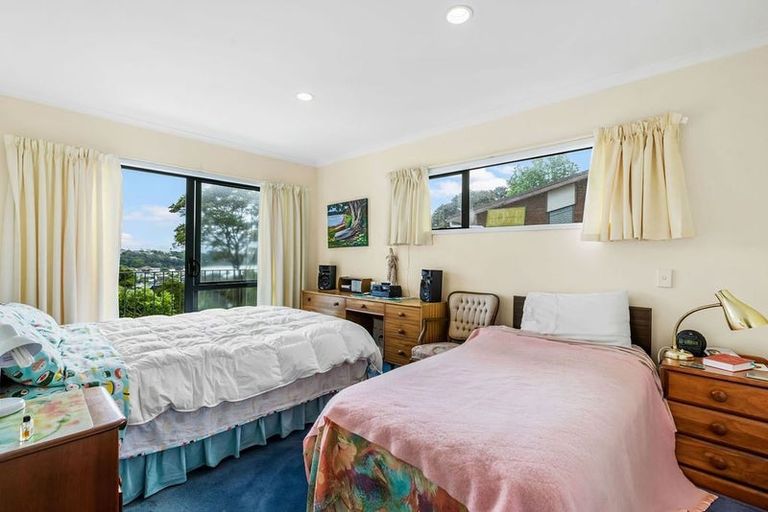 Photo of property in 37 Cochrane Avenue, Arkles Bay, Whangaparaoa, 0932