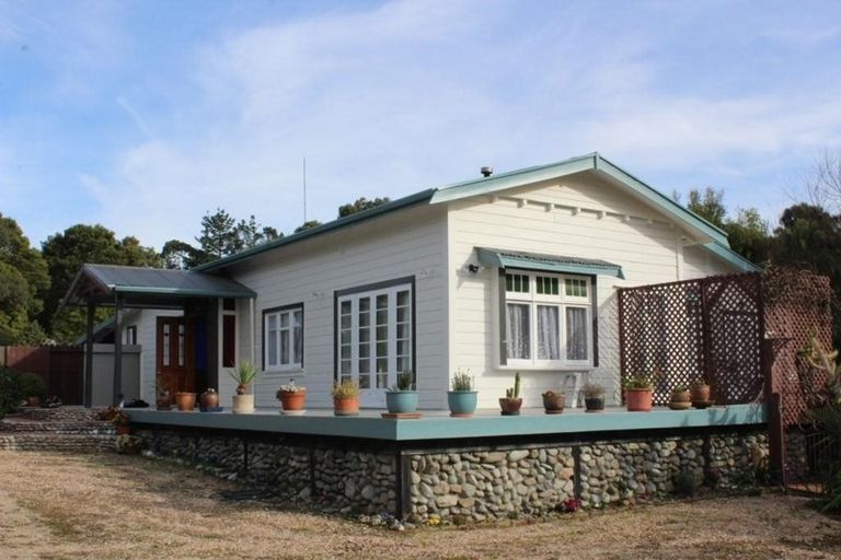 Photo of property in 183 Wharariki Road, Puponga, Collingwood, 7073