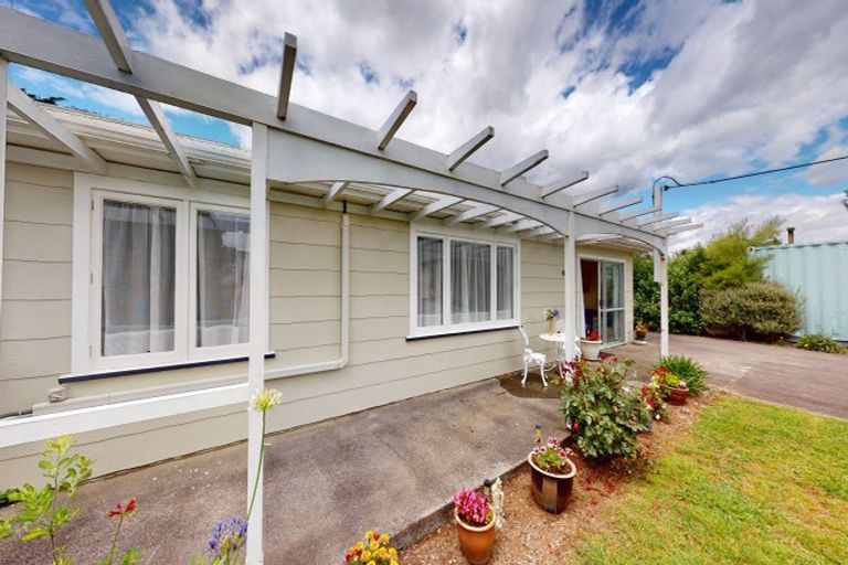 Photo of property in 14 Kent Avenue, Waitarere Beach, Levin, 5510