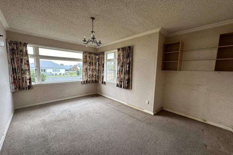 Photo of property in 72 Queenwood Road, Levin, 5510