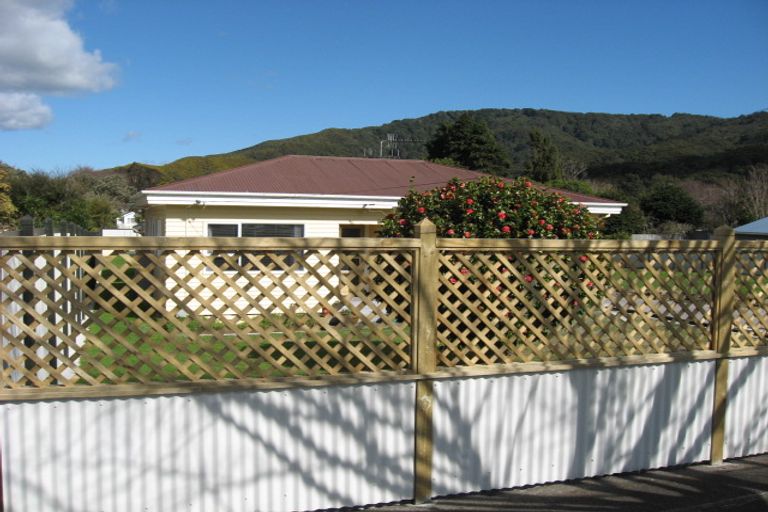 Photo of property in 21 Burden Avenue, Wainuiomata, Lower Hutt, 5014