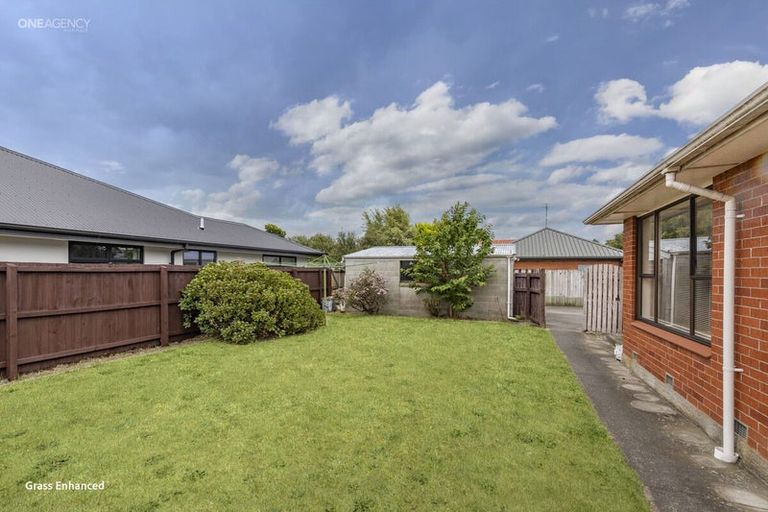 Photo of property in 1b Sylvia Street, Parklands, Christchurch, 8083