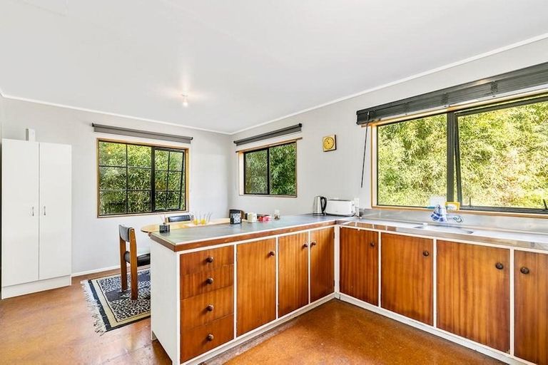 Photo of property in 2a Parklands Avenue, Swanson, Auckland, 0612