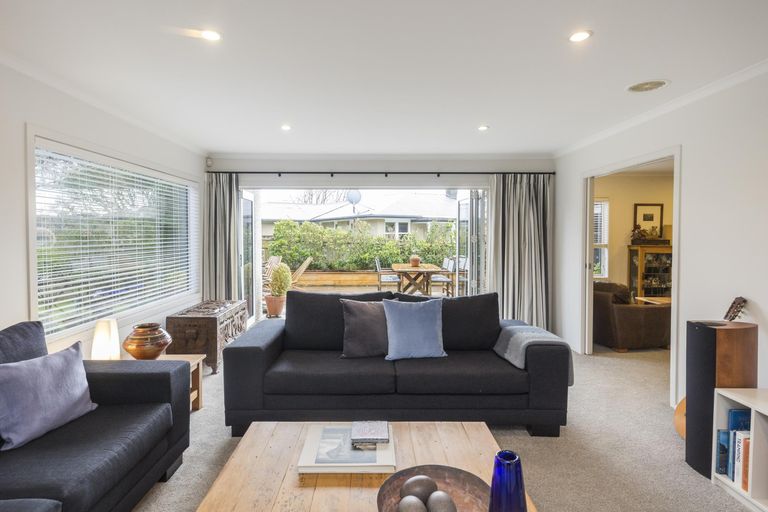 Photo of property in 48a Churchill Avenue, Hokowhitu, Palmerston North, 4410