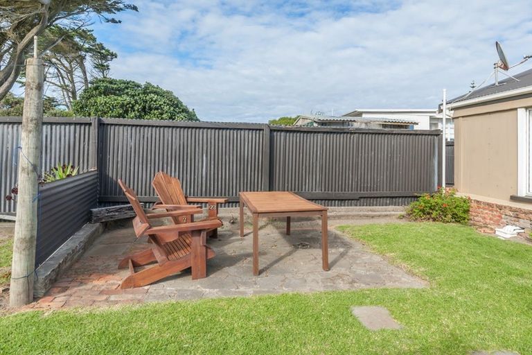 Photo of property in 11a Rangitane Street, Himatangi Beach, Foxton, 4891