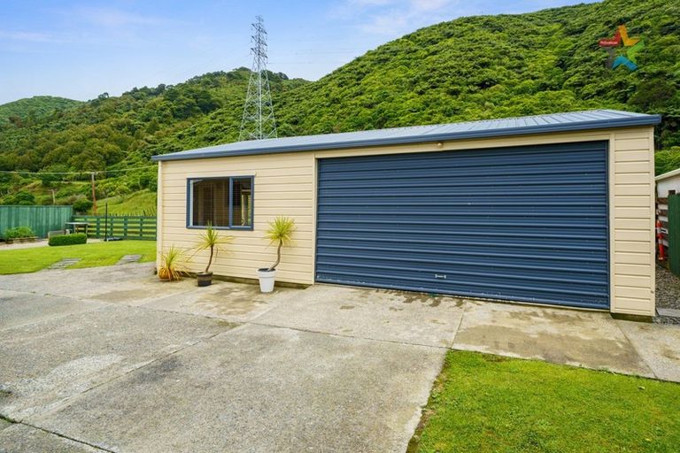 Photo of property in 25 Larchmont Grove, Totara Park, Upper Hutt, 5018