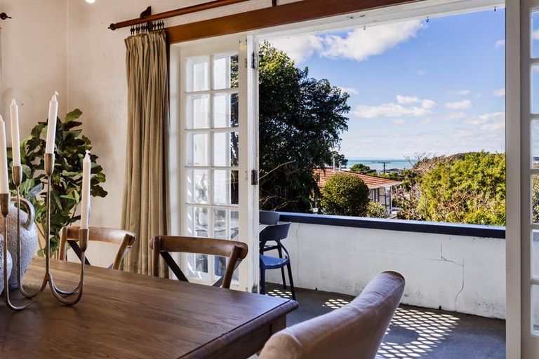 Photo of property in 4 Kitchener Terrace, Moturoa, New Plymouth, 4310