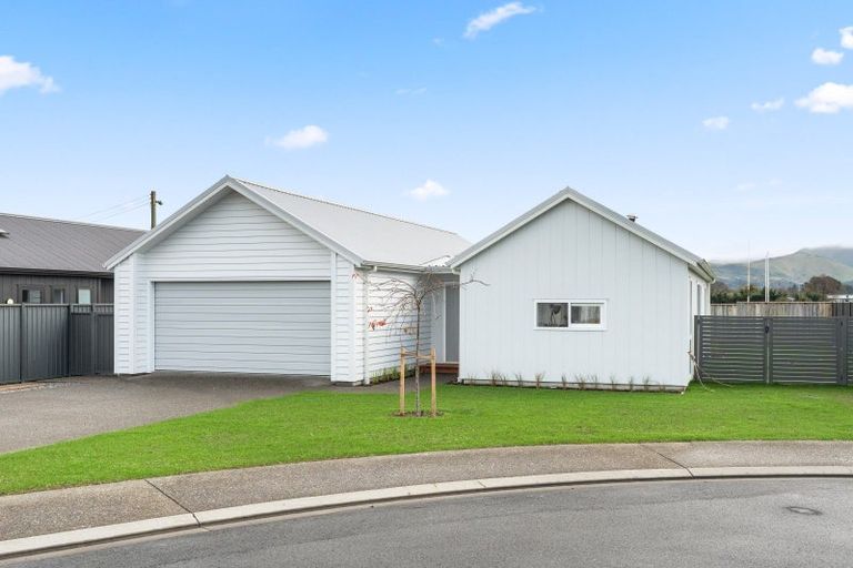 Photo of property in 21 Hereford Drive, Carterton, 5713