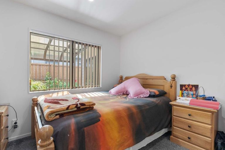 Photo of property in 6 Grandifolia Road, Takanini, 2110