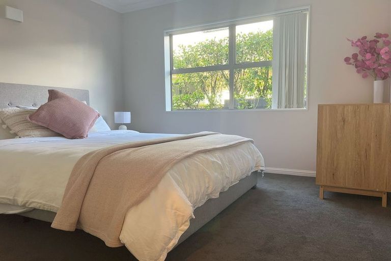 Photo of property in 88 San Marino Drive West, Henderson, Auckland, 0612