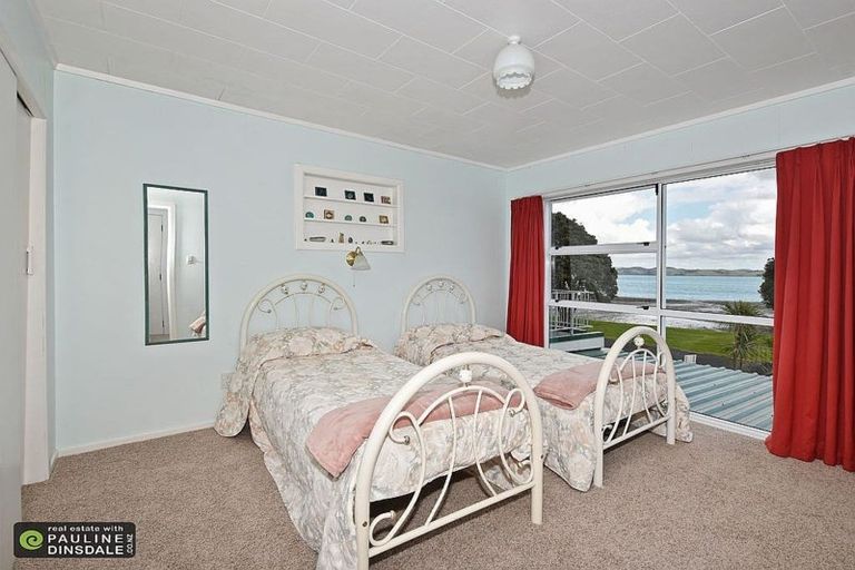 Photo of property in 10 Waikaraka Beach Road, Tamaterau, Whangarei, 0174