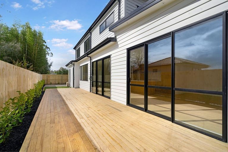 Photo of property in 41c Candia Road, Swanson, Auckland, 0614