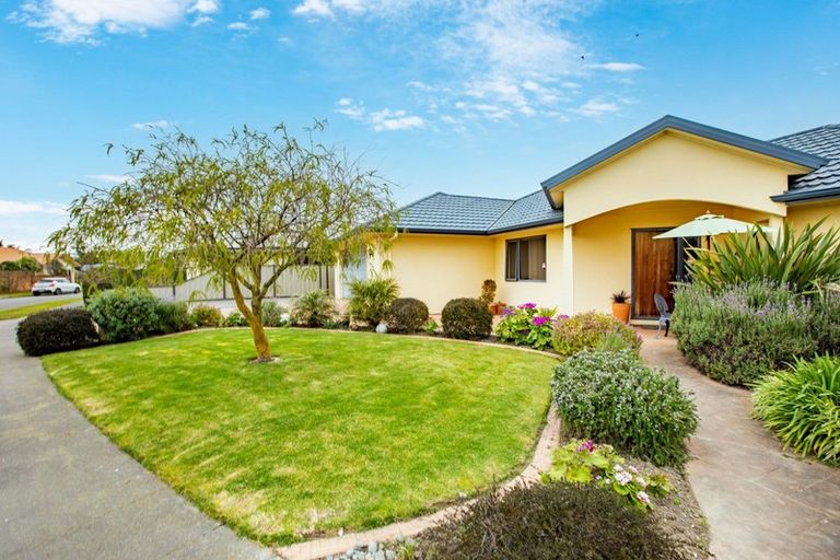 Photo of property in 3 Newbury Place, Taradale, Napier, 4112