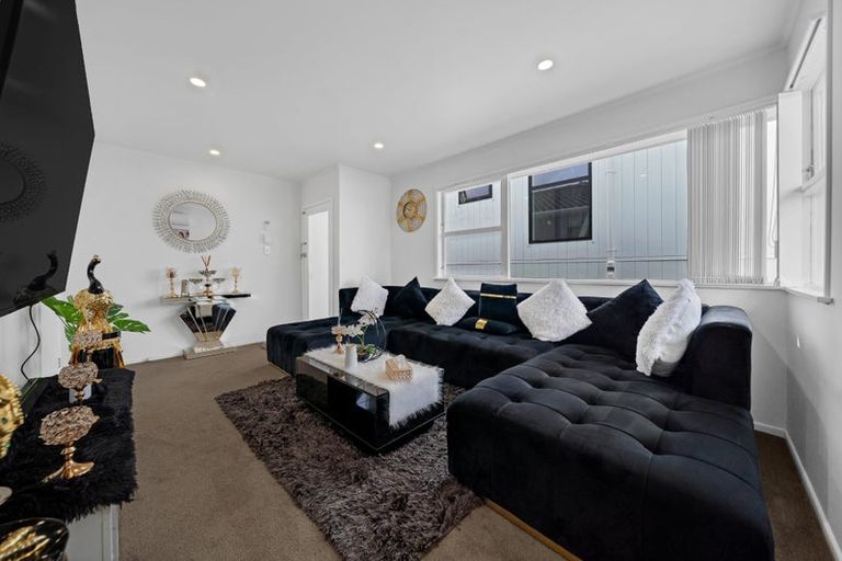 Photo of property in 25b Flat Bush Road, Otara, Auckland, 2023