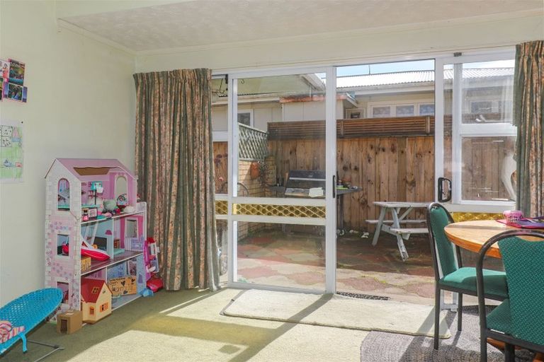 Photo of property in 128 Great South Road, Huntly, 3700