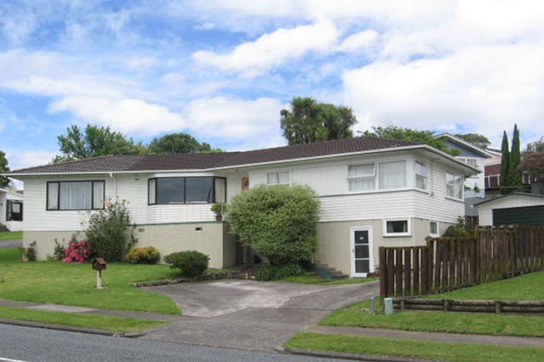 Photo of property in 10 Beechdale Crescent, Pakuranga Heights, Auckland, 2010