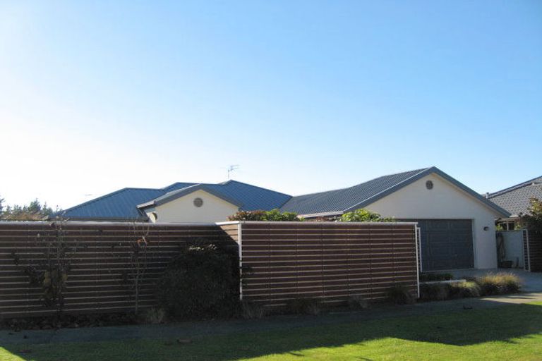 Photo of property in 16 Langley Place, Belfast, Christchurch, 8051