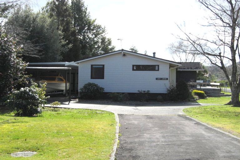 Photo of property in 18 Candu Lane, Kinloch, Taupo, 3377