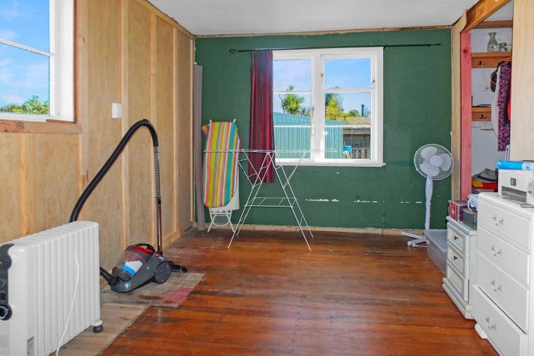 Photo of property in 5 Churchill Crescent, Foxton, 4814