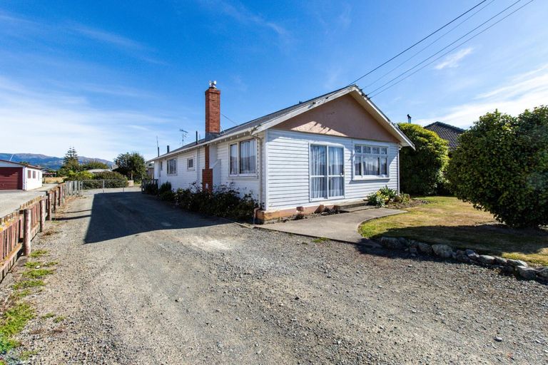 Photo of property in 76 Shearman Street, Waimate, 7924
