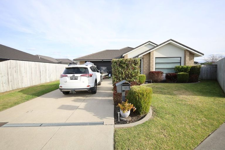 Photo of property in 17 Harding Drive, Papamoa Beach, Papamoa, 3118