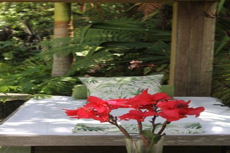 Photo of property in 56 Rewa Rewa Valley, Tairua, 3508