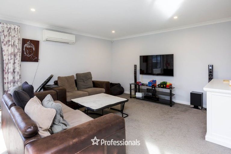 Photo of property in 10 Kerrigan Crescent, Wallaceville, Upper Hutt, 5018