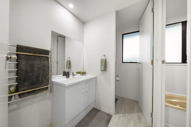 Photo of property in 410 Swanson Road, Ranui, Auckland, 0612