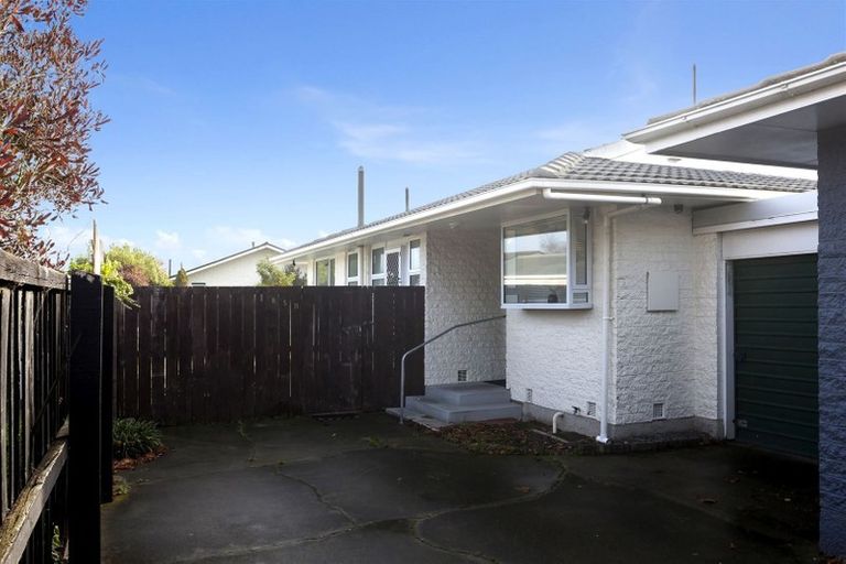 Photo of property in 2/185 Queenspark Drive, Parklands, Christchurch, 8083