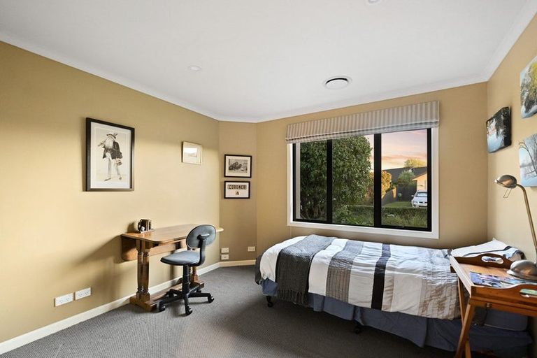 Photo of property in 2 Sovereign Place, Rototuna North, Hamilton, 3210