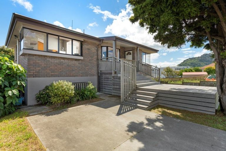 Photo of property in 14 Pitau Road, Mount Maunganui, 3116