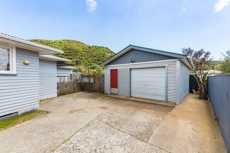 Photo of property in 51 Parenga Street, Wainuiomata, Lower Hutt, 5014