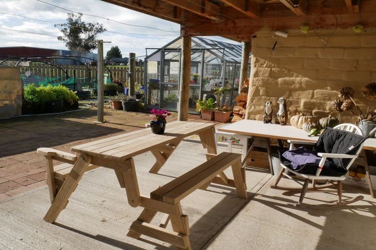 Photo of property in 31 Timaru Road, Waimate, 7924