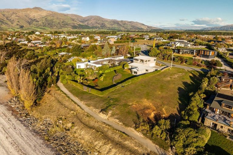 Photo of property in 34 Skinner Crescent, Lake Hawea, 9382