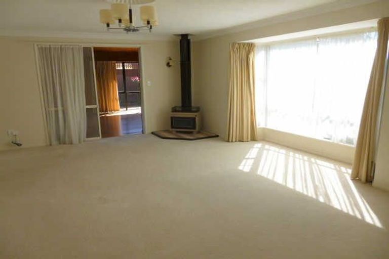 Photo of property in 27 Crosdale Place, Burnside, Christchurch, 8042
