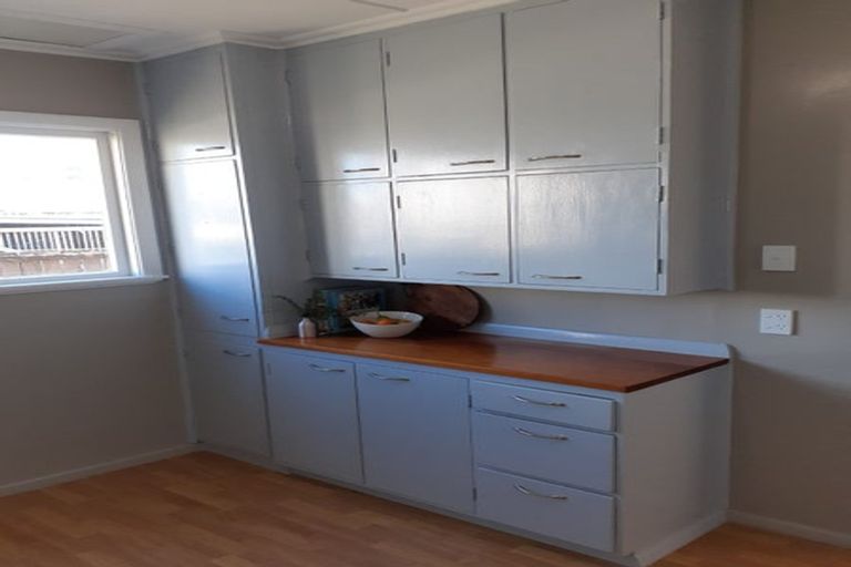 Photo of property in 98 Copeland Street, Epuni, Lower Hutt, 5011