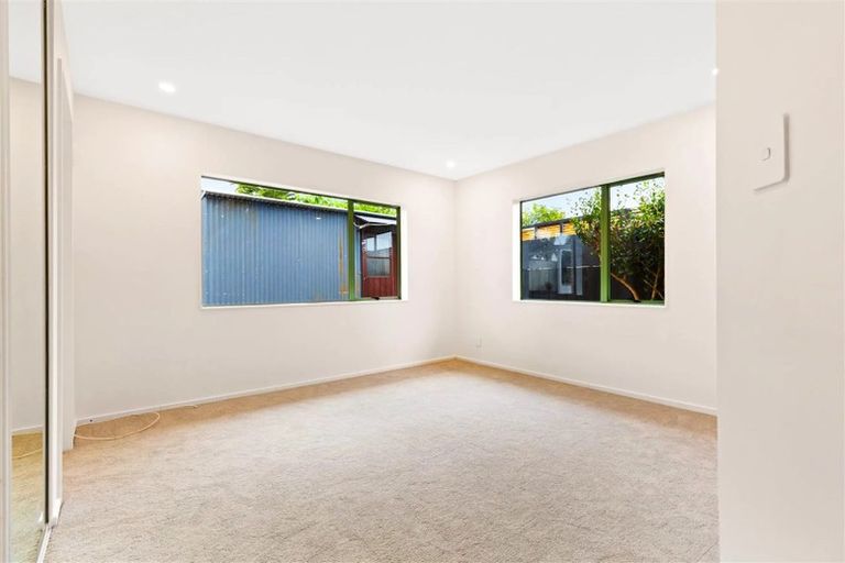 Photo of property in 2 Ferngrove Avenue, Ranui, Auckland, 0612