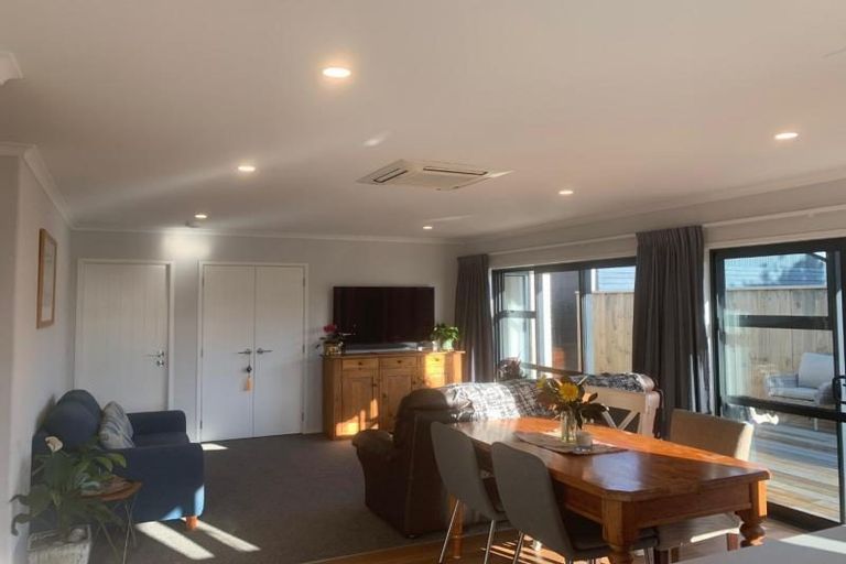 Photo of property in 25b Karaka Street, Merrilands, New Plymouth, 4312