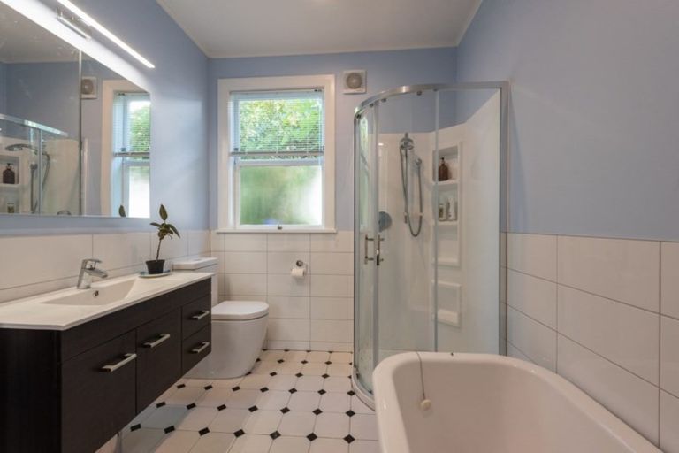 Photo of property in 16 Asquith Terrace, Brooklyn, Wellington, 6021